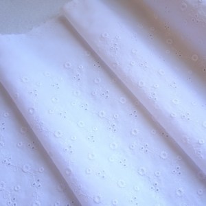 malbers-fabrics-broderie-anglais-ba5018