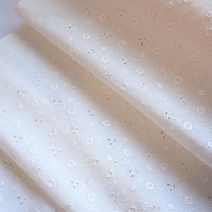 malbers-fabrics-broderie-anglais-ba6012