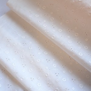 malbers-fabrics-broderie-anglais-ba6014