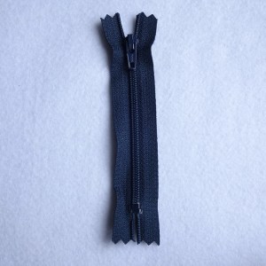 malbers-fabrics-zips-zip131016